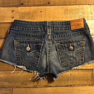 True Religion Joey cut off jean shorts size 27
